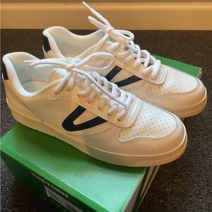 Women’s size 9 Tretorn sneakers